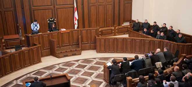 Неверно что адвокат в конституционном суде рф должен