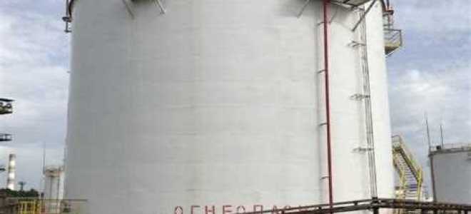 Какой должна быть высота ограждения резервуаров для хранения жидкого аммиака