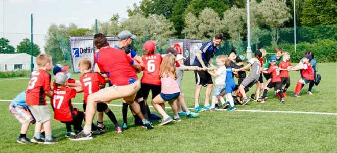 Со скольки лет можно ходить на футбол без родителей