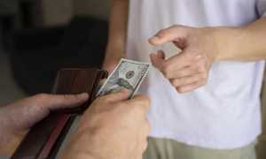 За что берет деньги нотариус