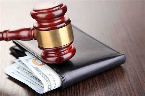 Влияние размера долга на выбор процедуры банкротства