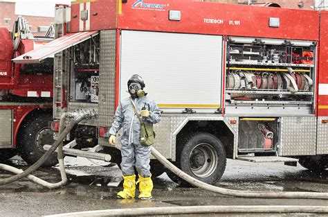 Правовой статус аварийно-спасательных формирований в России