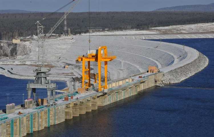 Монтаж ГНС начинается с подготовки площадки. Участок должен иметь твердое основание, быть огражден, оснащён системой водоотведения и иметь подъездные пути для автотранспорта. При планировке учитывается роза ветров и расстояния до жилых и промышленных объектов в соответствии с требованиями СП и СНиП.