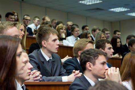 Какие функции выполняет администрация среднего учебного заведения