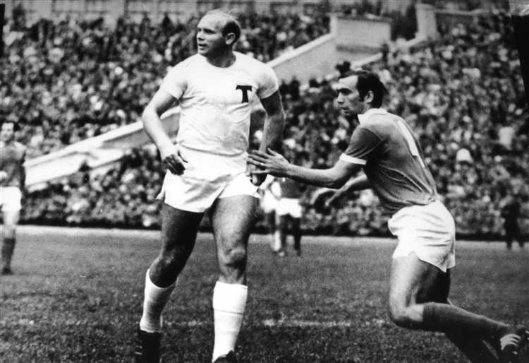 Эдуард стрельцов за что осужден