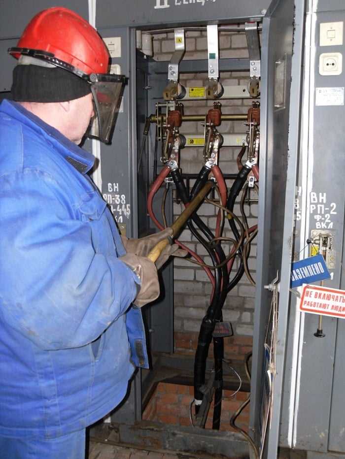 Очередность присоединения к токоведущим частям