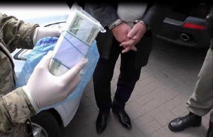 Возможность изъятия личных вещей и документов: различия процедур