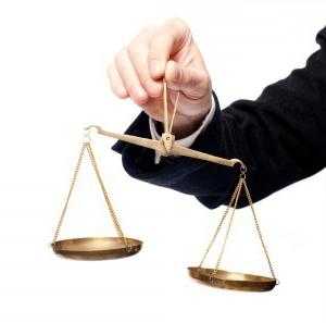 Как влияет тип страхования на выбор механизма возмещения ущерба