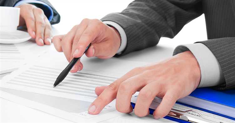 Какие гарантии и соцпакет положены при трудовом договоре и договоре услуг