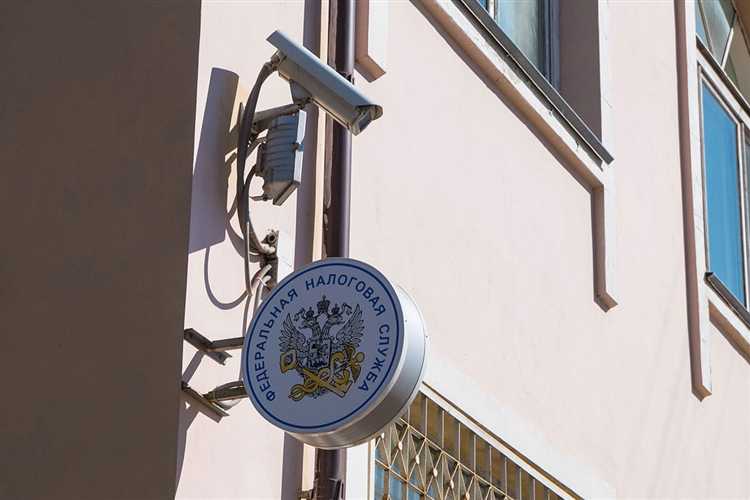 Когда долг передается в службу судебных приставов