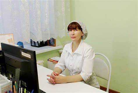 Что делает акушерка в поликлинике