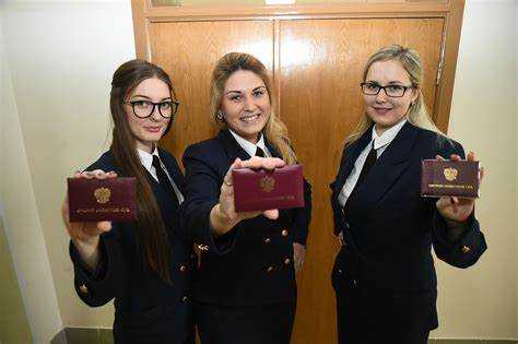 Подготовка зала суда к проведению заседания