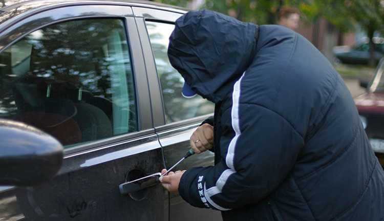 Особенности подачи заявления в суд для возврата автомобиля или компенсации