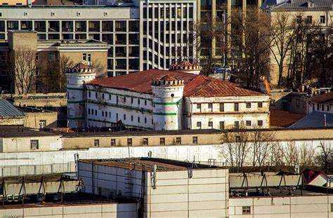 Что можно отправить в посылке в тюрьму