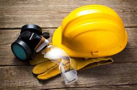 Когда ограждения и знаки безопасности не считаются СИЗ