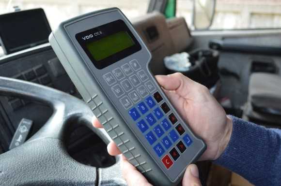 Где искать информацию о дате активации в самом тахографе