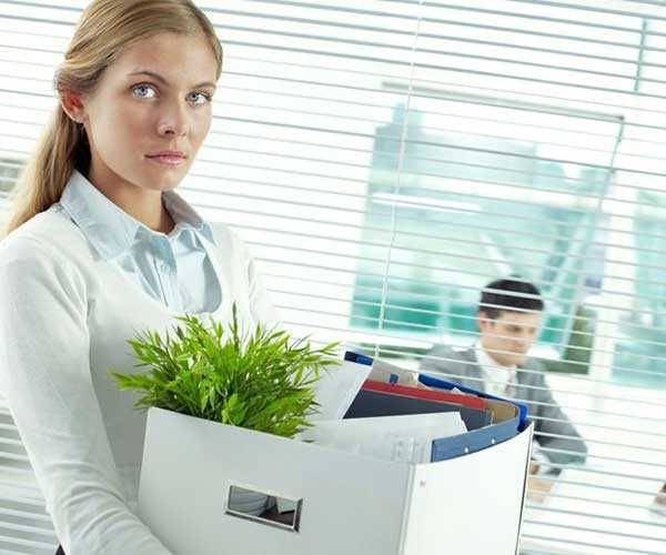 Особенности увольнения сотрудников в декрете и на больничном