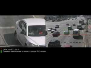 Что указано в ПДД о приоритете в подобных ситуациях