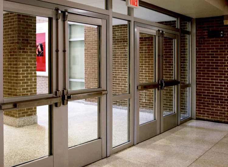 Правила размещения противопожарных дверей в эвакуационных путях