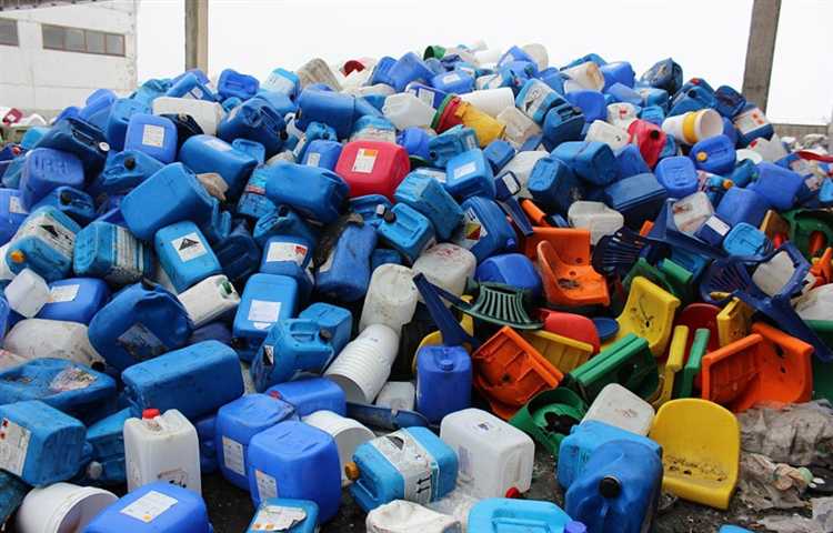 Как различается хранение и накопление отходов на практике?