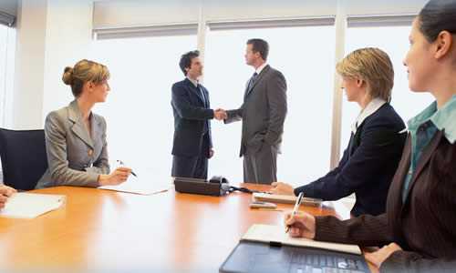 Взаимодействие исполняющего обязанности конкурсного управляющего с кредиторами и должником