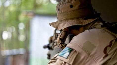 Может ли быть лишён права управления гражданин без действующего удостоверения