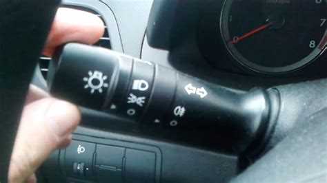 Как включить фары на автомобиле с традиционным переключателем