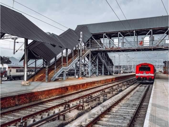 Возрастные ограничения в разных регионах России