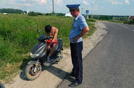 Возрастные ограничения при аренде и покупке скутера