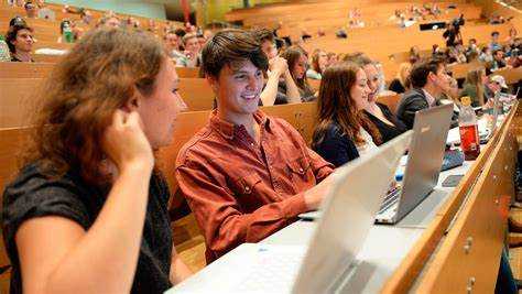 Юридические ограничения для несовершеннолетних студентов