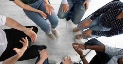 Чем отличается социокультурная реабилитация от абилитации