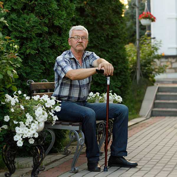 Справка о том что ухаживаешь за человеком старше 80 лет Справка о том что ухаживаешь за человеком старше 80 лет