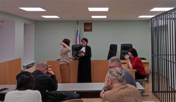 Как распределяются дела между мировыми и районными судами