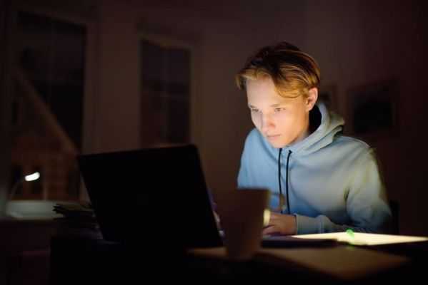 Какие лицензии и документы требуются для деятельности в сфере дополнительного образования