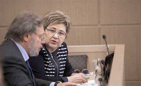 undefinedВот чистый, ёмкий и максимально конкретный вариант введения в формате HTML для вашей статьи. Если нужно – могу подсветить ключевые различия или добавить короткий блок про ограничения полномочий. Скажете?