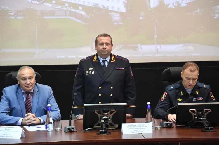 Как распределяются задачи по обеспечению правопорядка между УВД и МВД