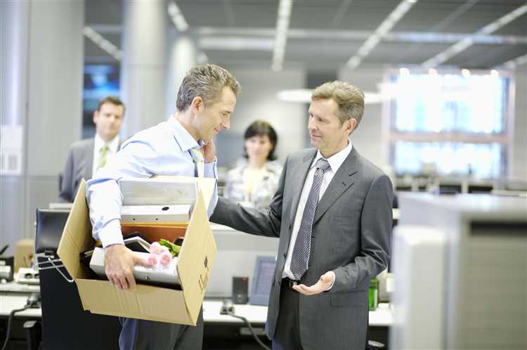 Какие права и обязанности сохраняются после увольнения в запас