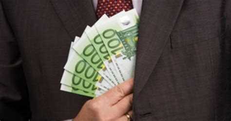 Могут ли привлечь к ответственности за попытку дать взятку