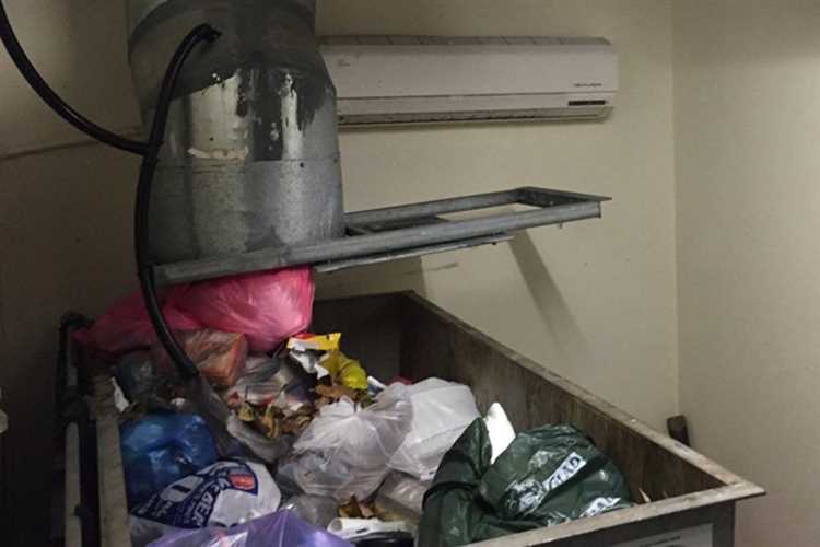 Что делать, если часть жильцов против закрытия мусоропровода