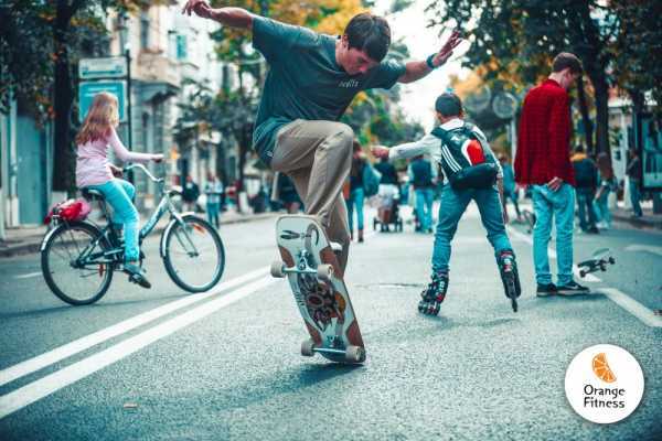 С какой скоростью можно ездить на самокате С какой скоростью можно ездить на самокате