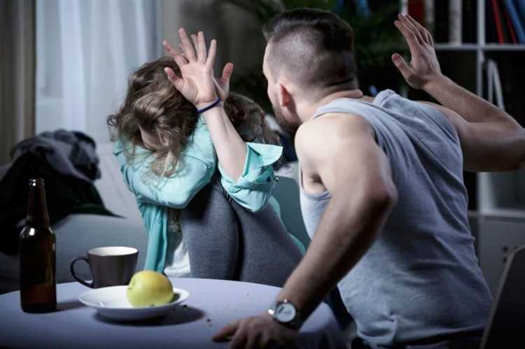 В случае давления на потерпевшую с целью отзыва заявления (угрозы, шантаж), возможно возбуждение отдельного дела по статьям 119 или 294 УК РФ. Потерпевшей рекомендуется сразу обращаться в правоохранительные органы или к юристу.