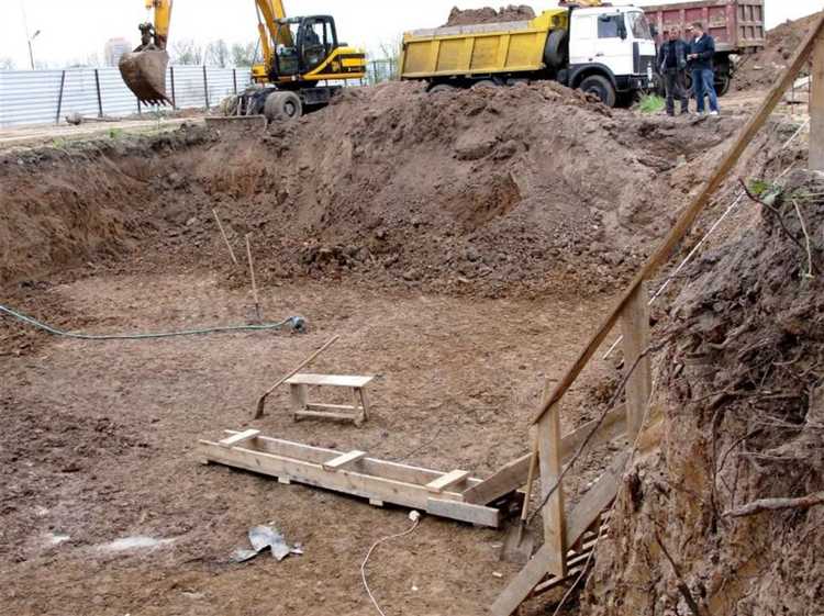 Сколько исполнителей должно быть при производстве земляных работ