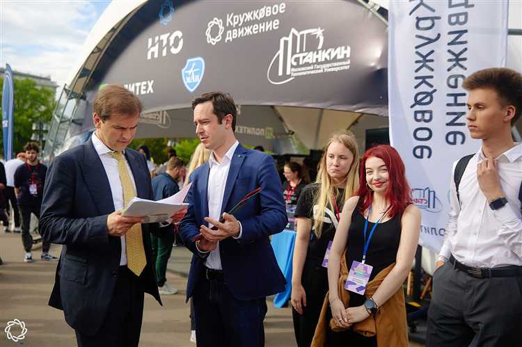 Размеры рекреаций и коридоров в зависимости от проектной мощности школы