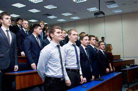 Сколько лет в среднем проходит от 9 класса до получения статуса адвоката