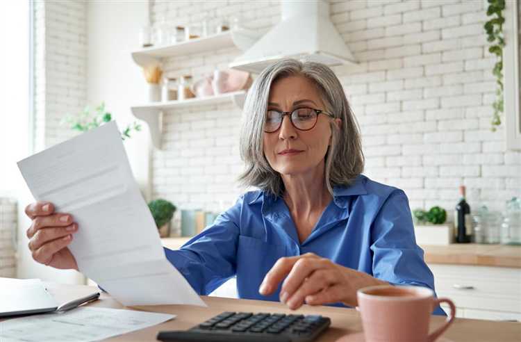 Сколько получает пенсию работающий пенсионер Сколько получает пенсию работающий пенсионер