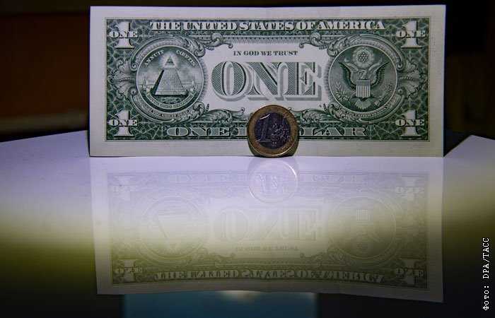 Сравнение официального курса ЦБ РФ и биржевого курса в августе 2022