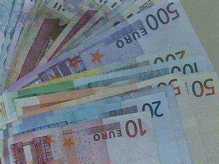 Среднемесячный курс евро в январе 2012 по данным ЦБ РФ