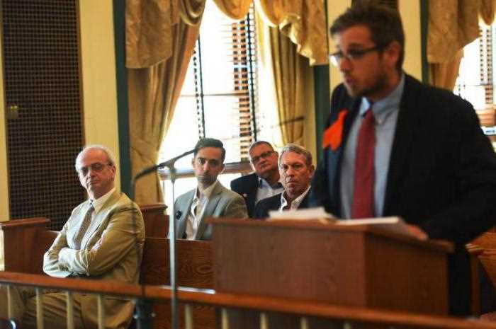 Как обращаться к судье во время судебного заседания Как обращаться к судье во время судебного заседания