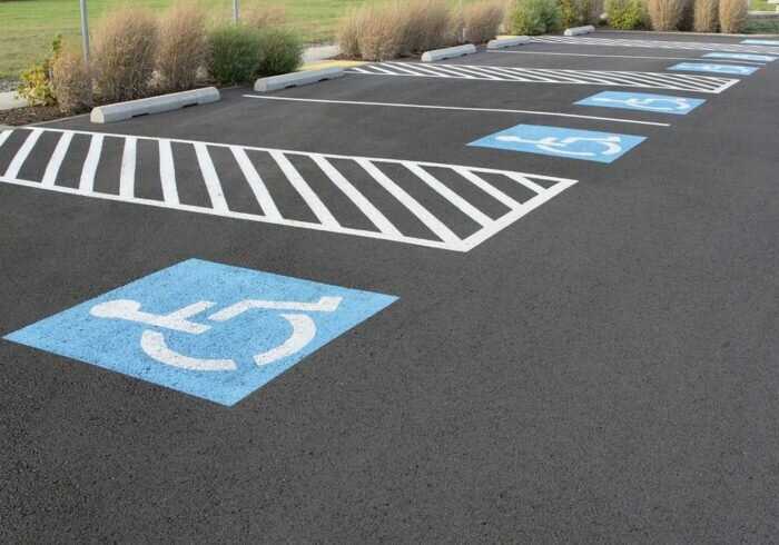 Требования к разметке и знакам на парковочном месте для инвалида