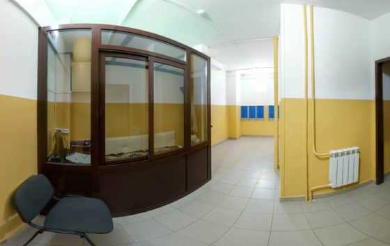 Определение функций консьержа в подъезде